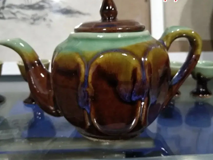 80年代老酒壶送酒杯六个,装半斤左右保证质量发货吹毛求疵者勿拍!