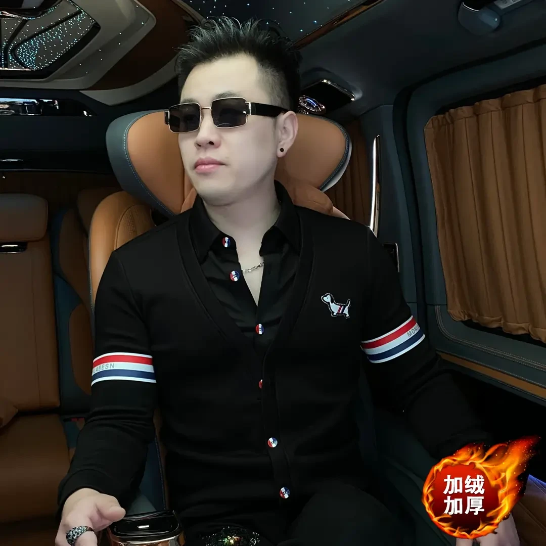 男士纽扣假两件条纹长袖时尚秋冬加绒加厚卫衣小奶狗图案旺旺潮流