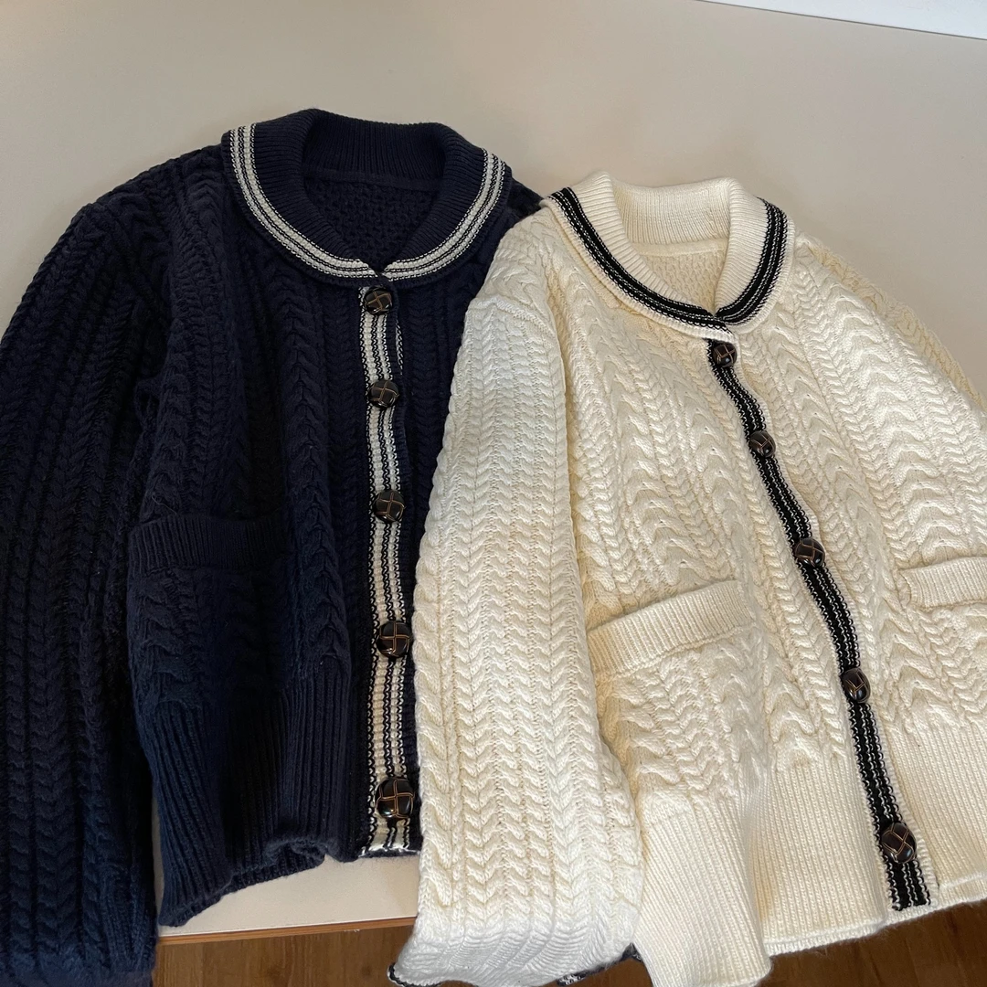 miss muzi｜「柏林秋日」软糯羊羔绒～设计感气质小翻领毛衣外套