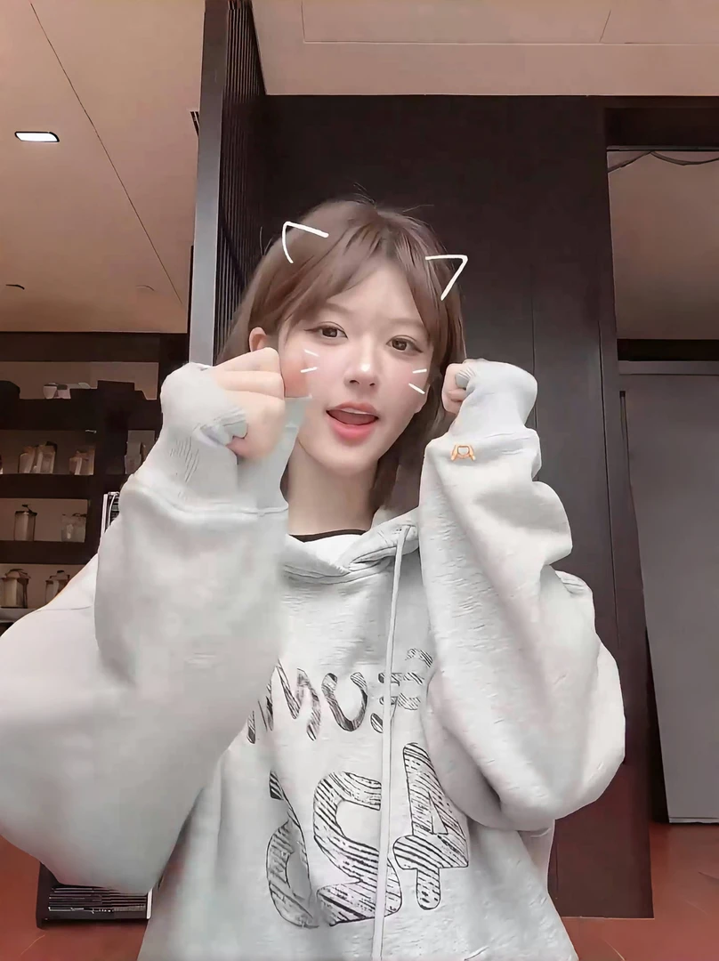 露思同款涂鸦手绘连帽卫衣秋冬宽松情侣装休闲时尚加绒加厚外套男