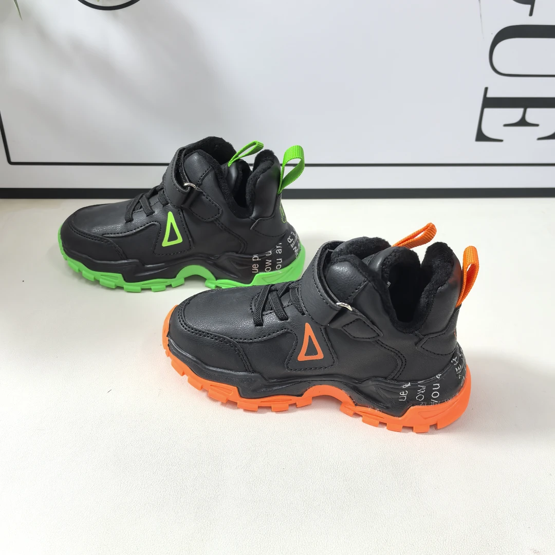 B区   L8871新款时尚运动童鞋