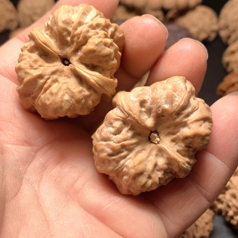 【闪购商品】文玩核桃吊坠卢*飞