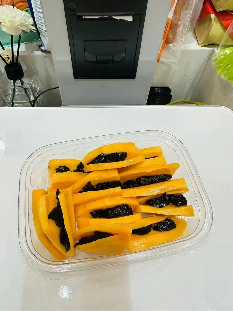 芒果夹乌梅250克/份   15元