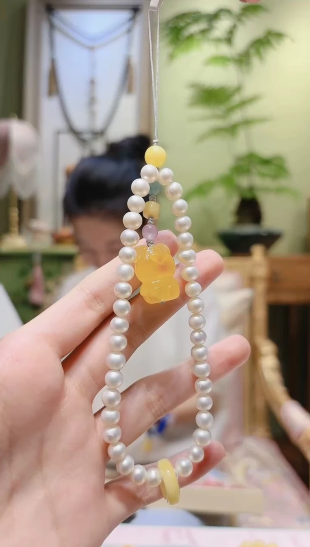 【闪购商品】蜜蜡裸石未镶嵌蜜蜡熊珍珠手机挂