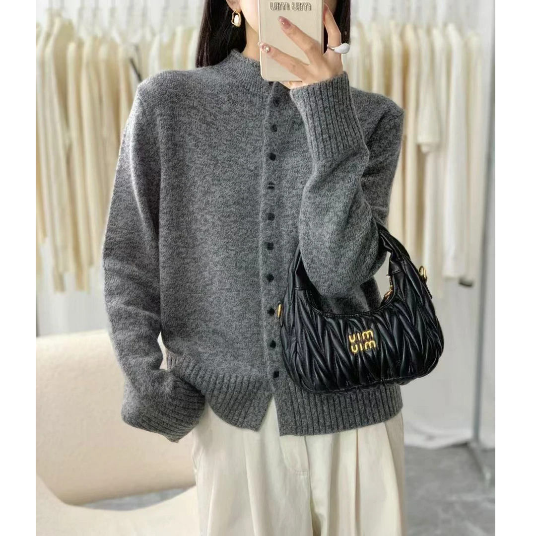 新款羊毛花纱单排扣气质加厚半高领针织开衫外套女