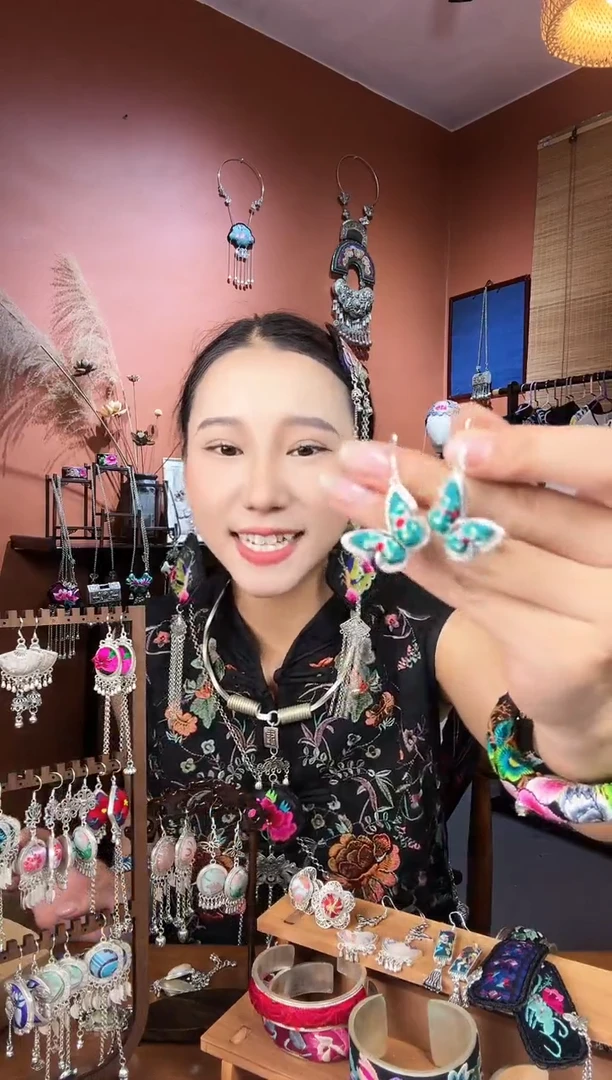 【闪购商品】刺绣纯手工耳环民族风