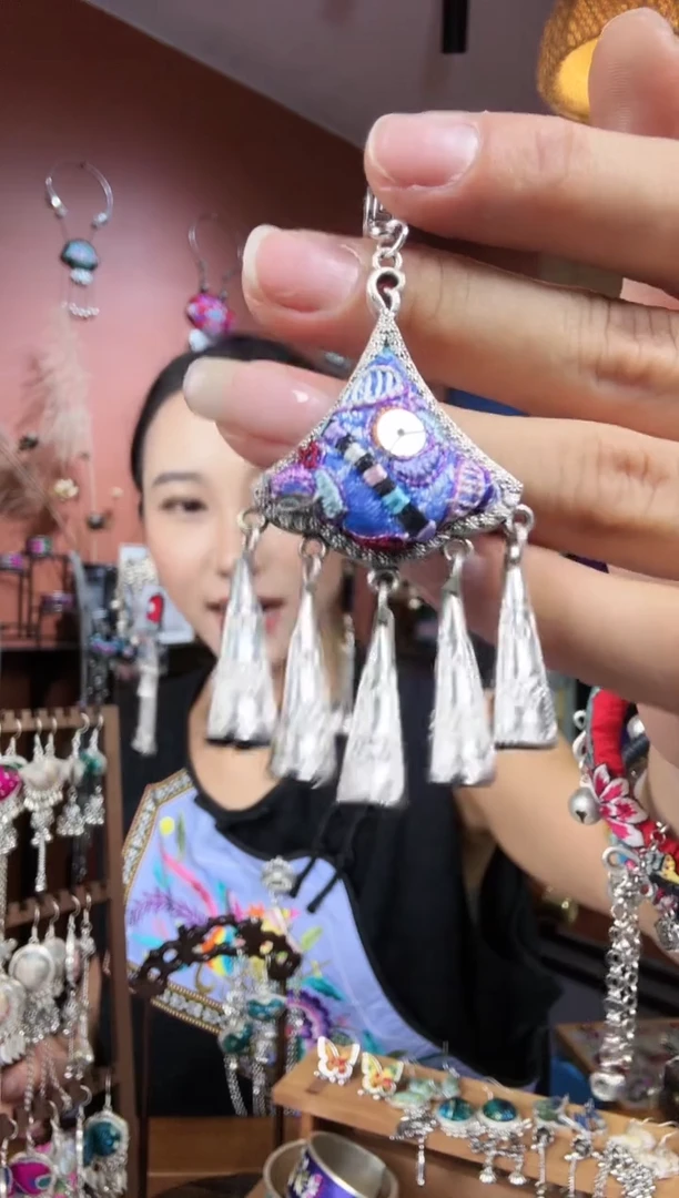 【闪购商品】刺绣纯手工吊坠民族风