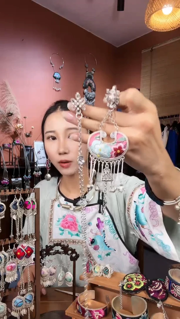 【闪购商品】刺绣纯手工压襟民族风
