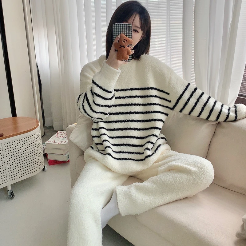 条纹软绵绵睡衣女士秋冬季加厚保暖半边绒圆领软绵绵家居服两件套