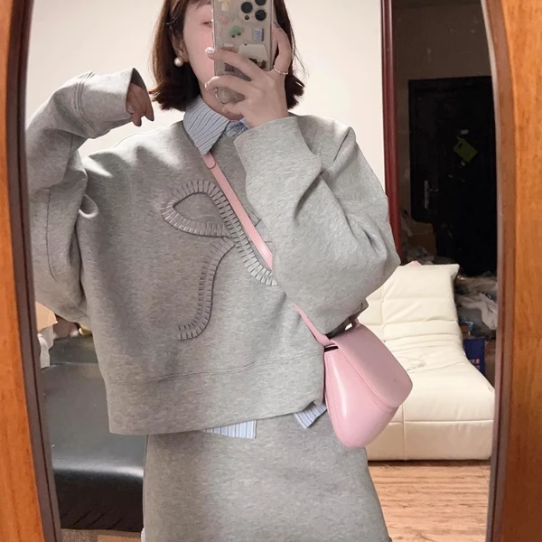 设计感叠穿短款长袖卫衣条花边半身裙女早秋新款时尚两件套