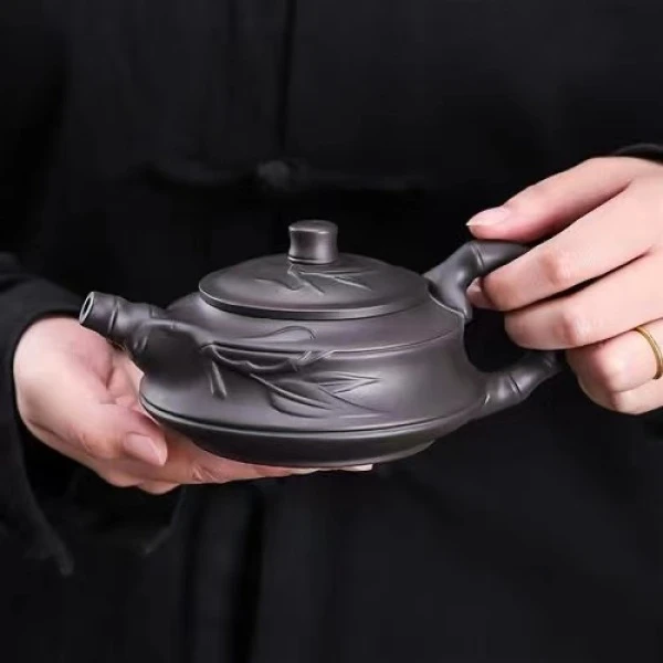 紫砂浮雕如竹壶-220毫升(颜阳虎)A56