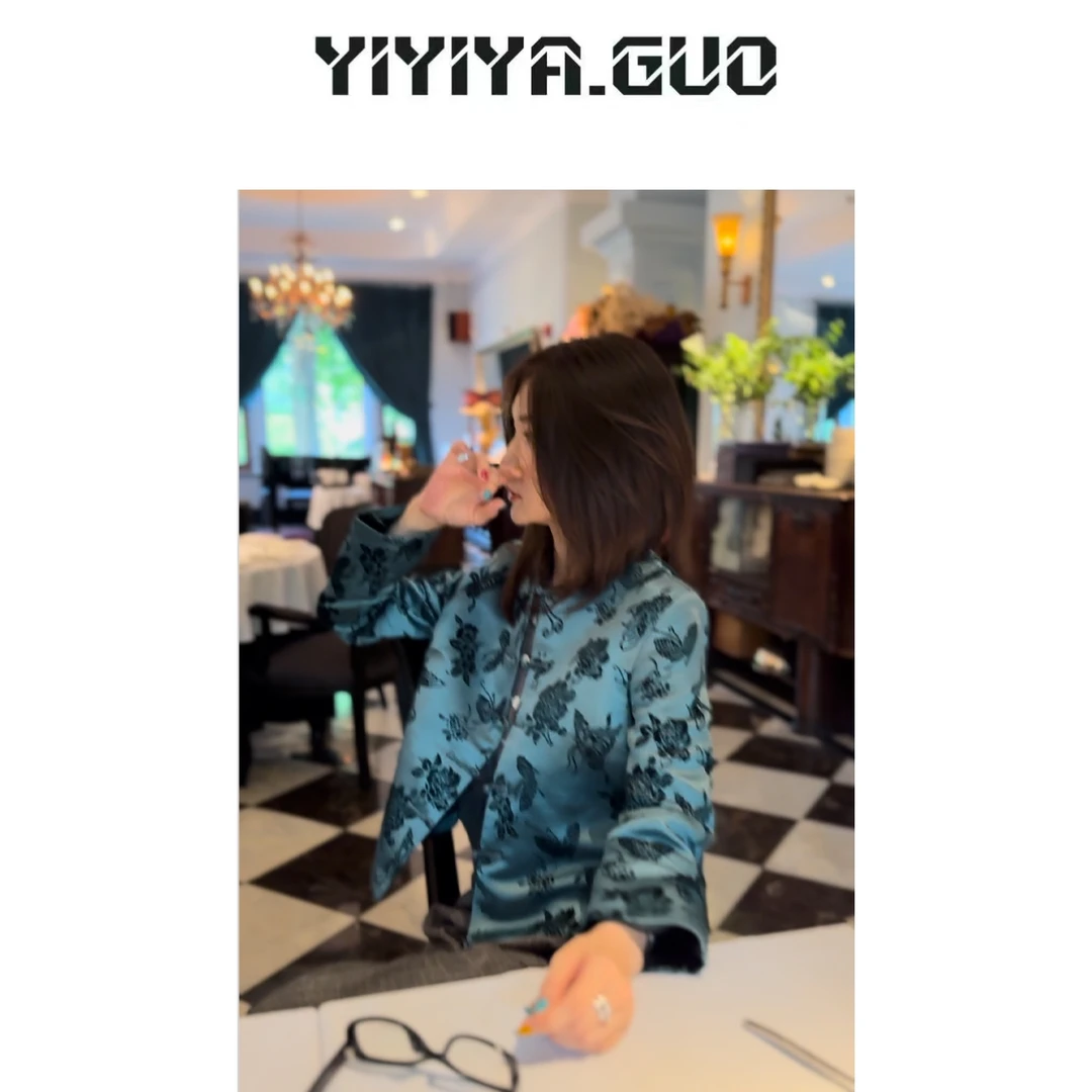 yiyiya.Guo没有了/微微瑕【东方致美】蓝色圆领外套20242132