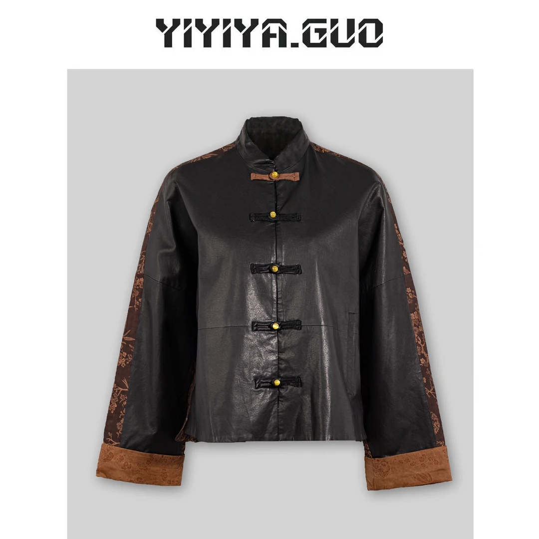 yiyiya.Guo艺艺吖/黑色拼接背部咖色图案皮衣WT0552