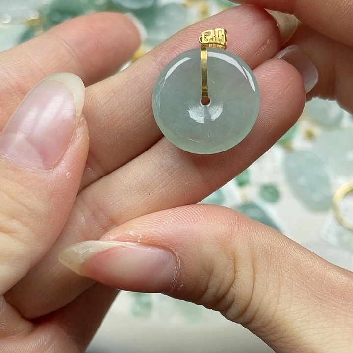 翡翠颈饰18K金镶嵌翡翠