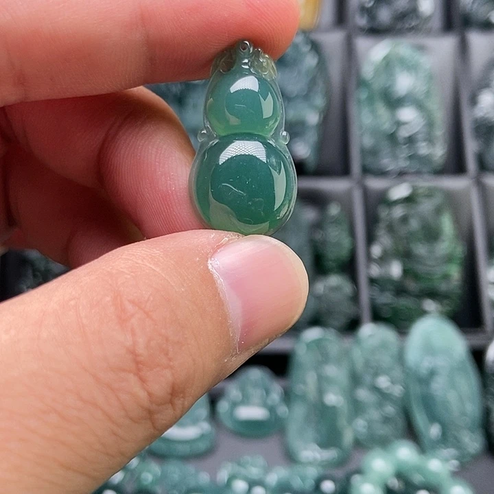 翡翠颈饰未镶嵌蓝水葫芦