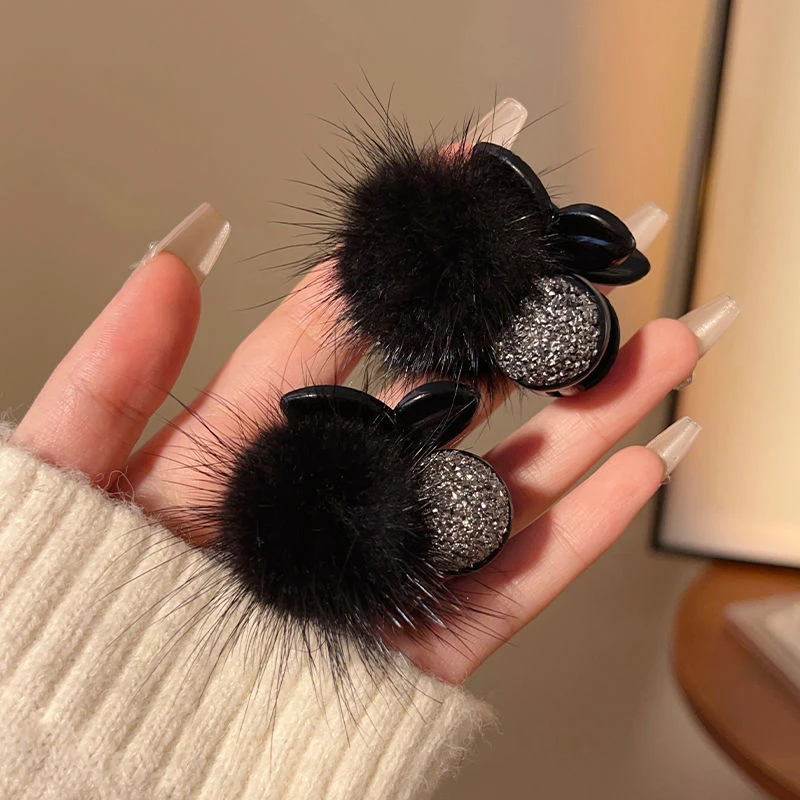 水钻毛绒樱桃小抓夹女高级感公主头刘海碎发编发抓高马尾固定发夹