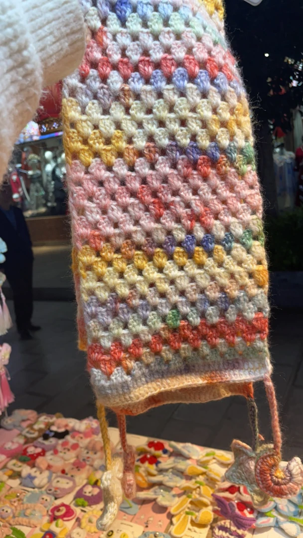 纯手工钩织雪菲尔线材围巾长度一米六宽十七左右