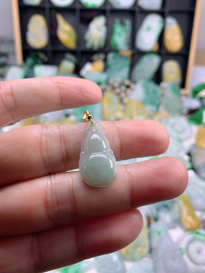 缅甸天然A货翡翠葫芦吊坠25.4-12.8-3.7