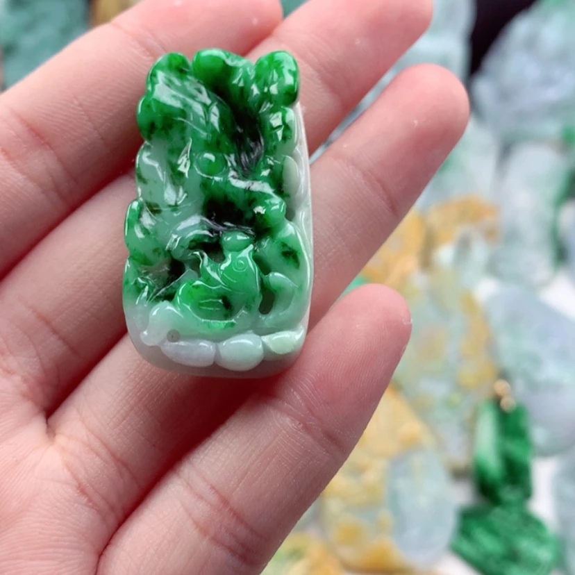 【闪购商品】翡翠吊坠(不含链)未镶嵌