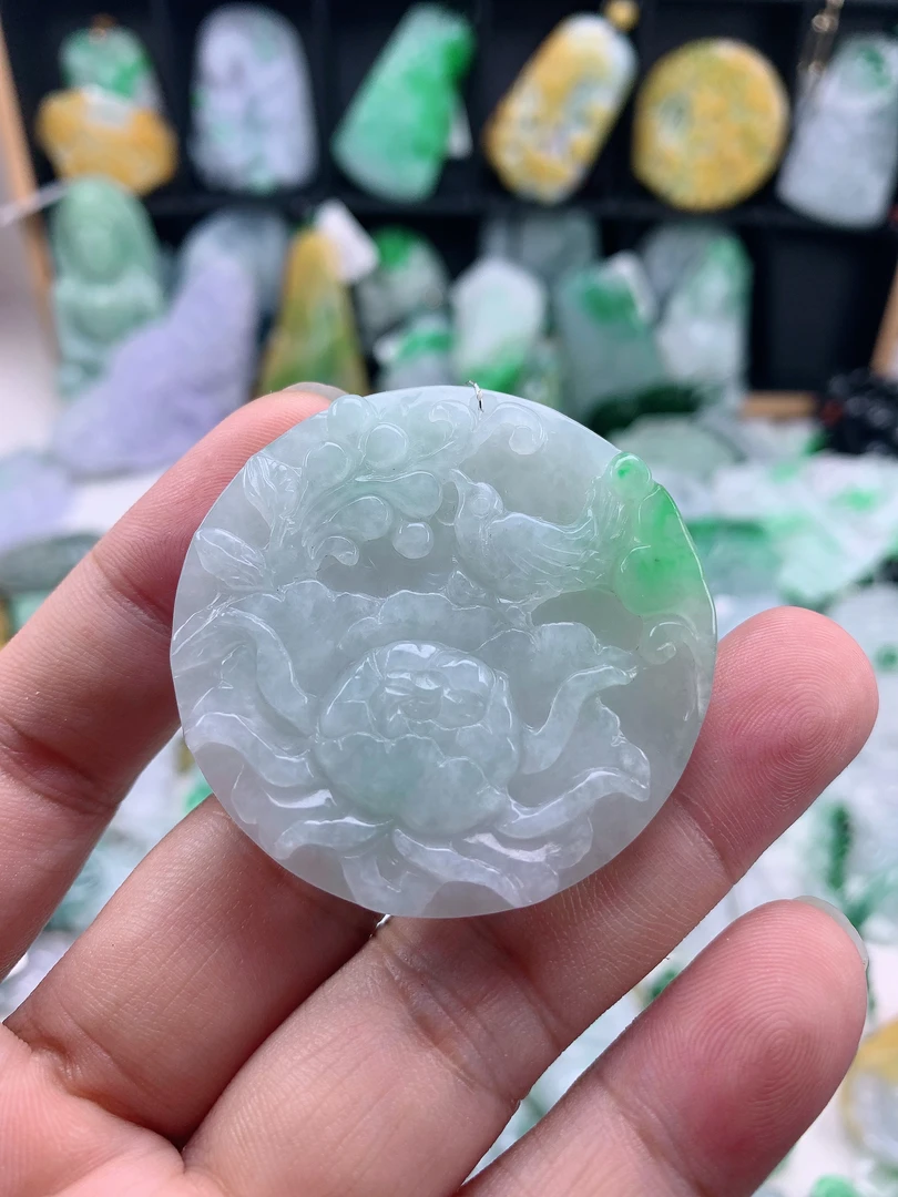 缅甸天然A货翡翠冰润飘绿花鸟吊坠