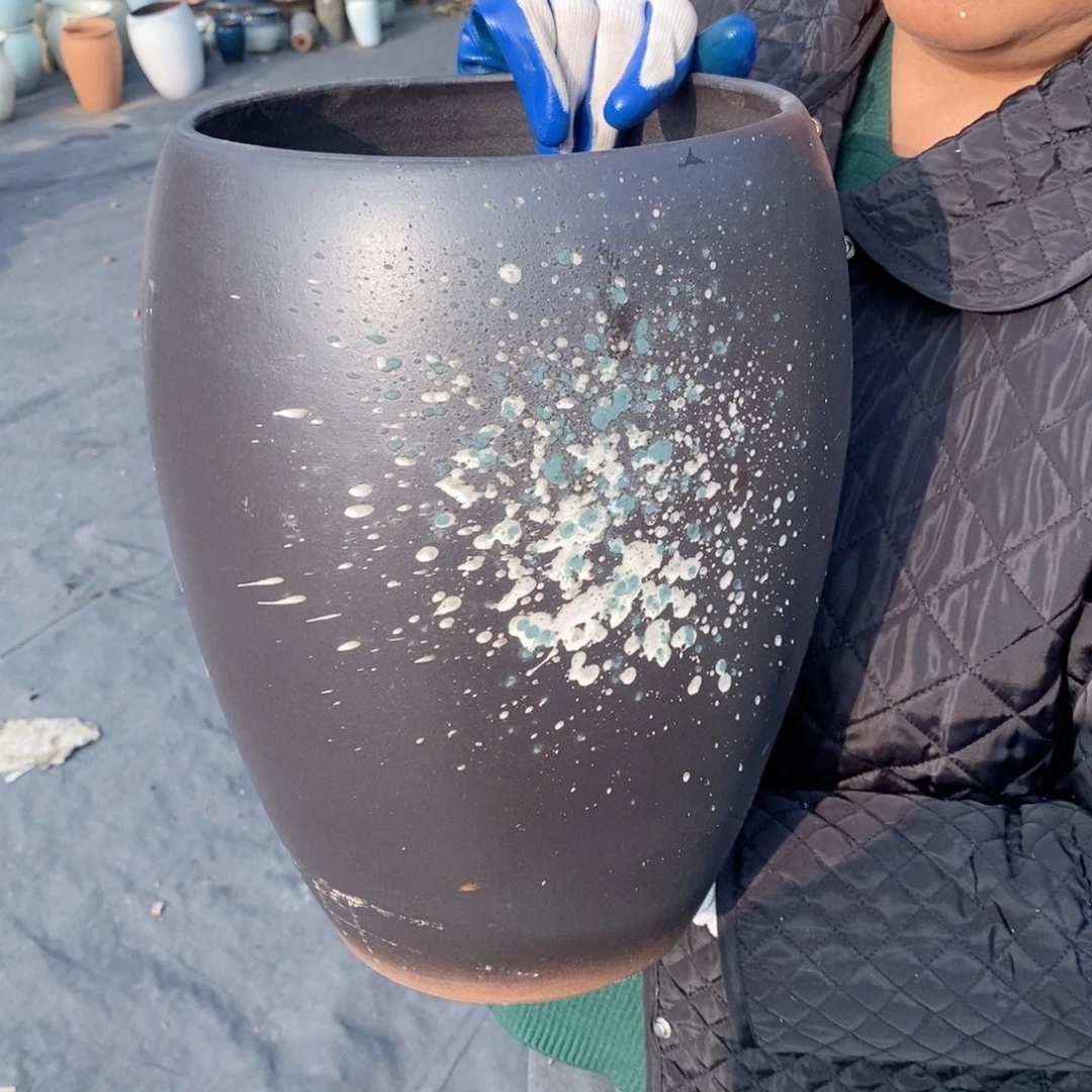 红陶20CM（含）-50CM（不含）口22高32瑕疵底裂