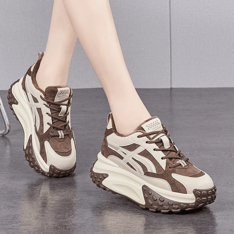 万达撤柜头层牛皮万达撤柜7cm增高2025秋季新款轻便休闲百搭透气