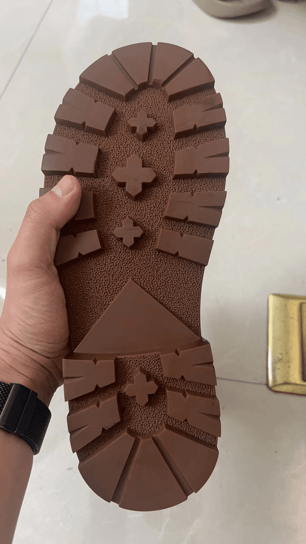 一物一拍 念到编码就去拍头层真皮男鞋