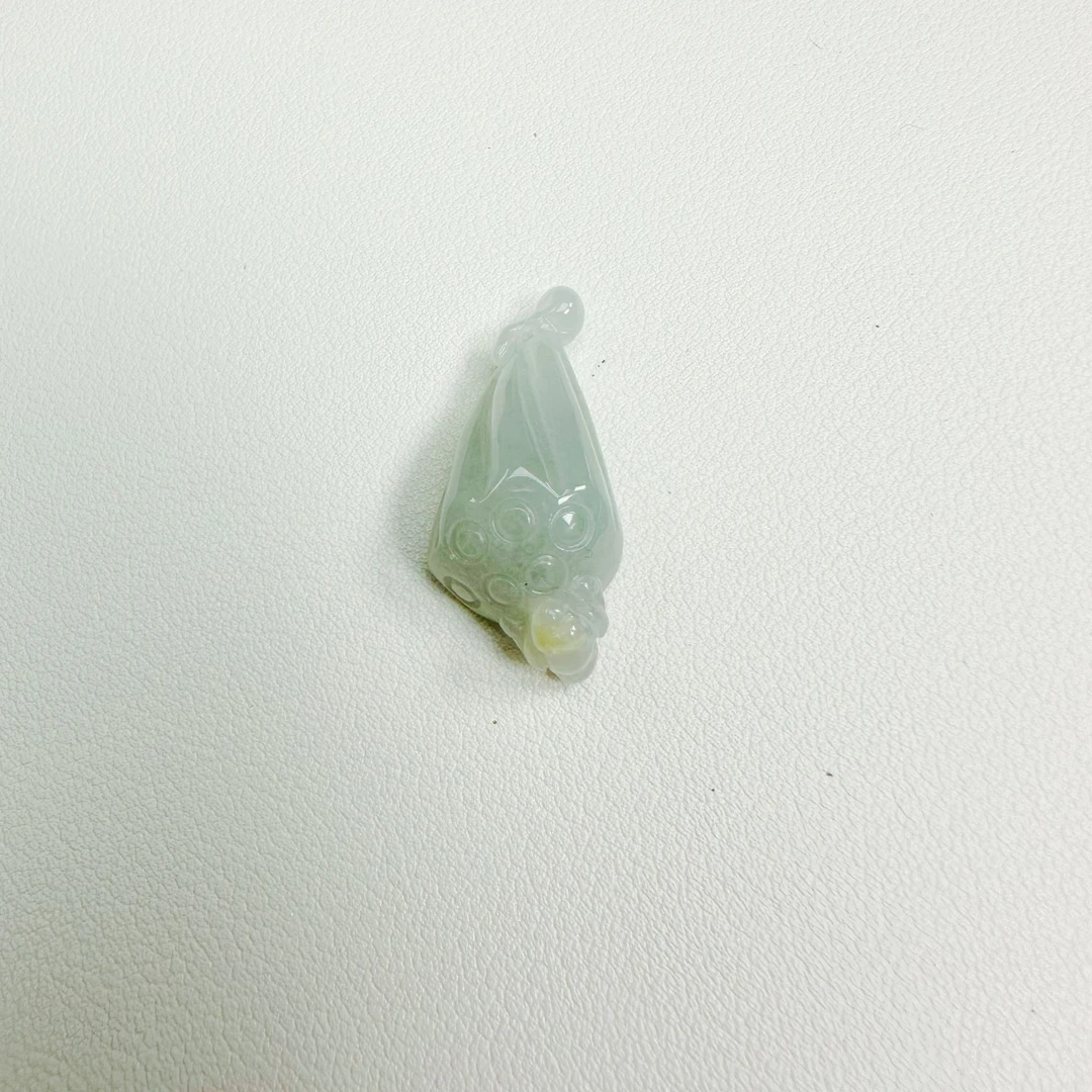 缅甸天然A货翡翠莲蓬吊坠/多样性/发其一