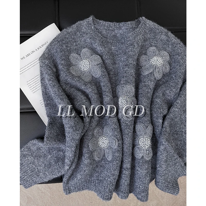 冬日恋歌  长袖圆领针织衫秋冬女宽松白搭钩花套头毛衣YL-254721