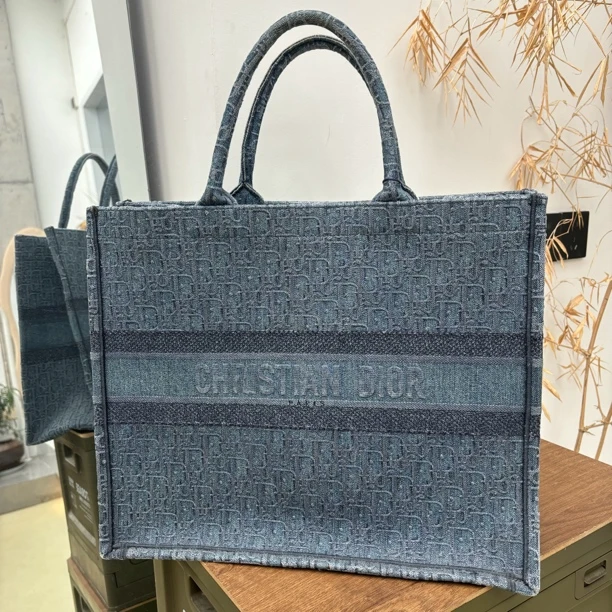 99新 DIOR/迪奥 【文子姐专属】D4146/Dior蓝色刺绣托特包