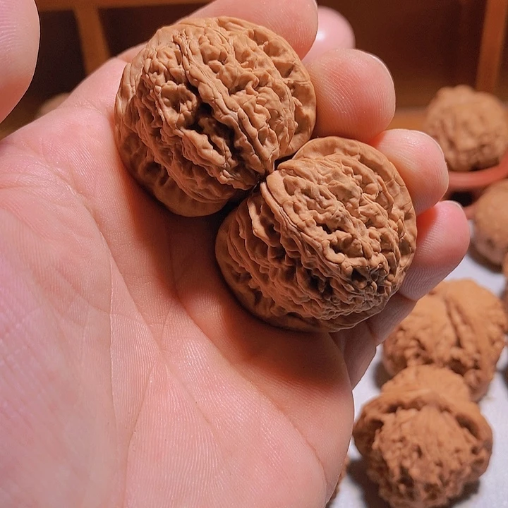 【闪购商品】文玩核桃吊坠刺*四座楼
