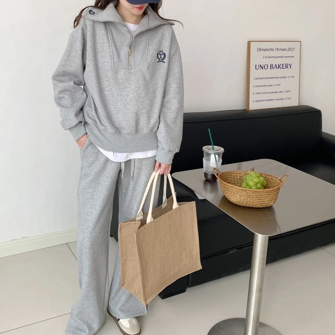纸片人刺绣套装卫衣