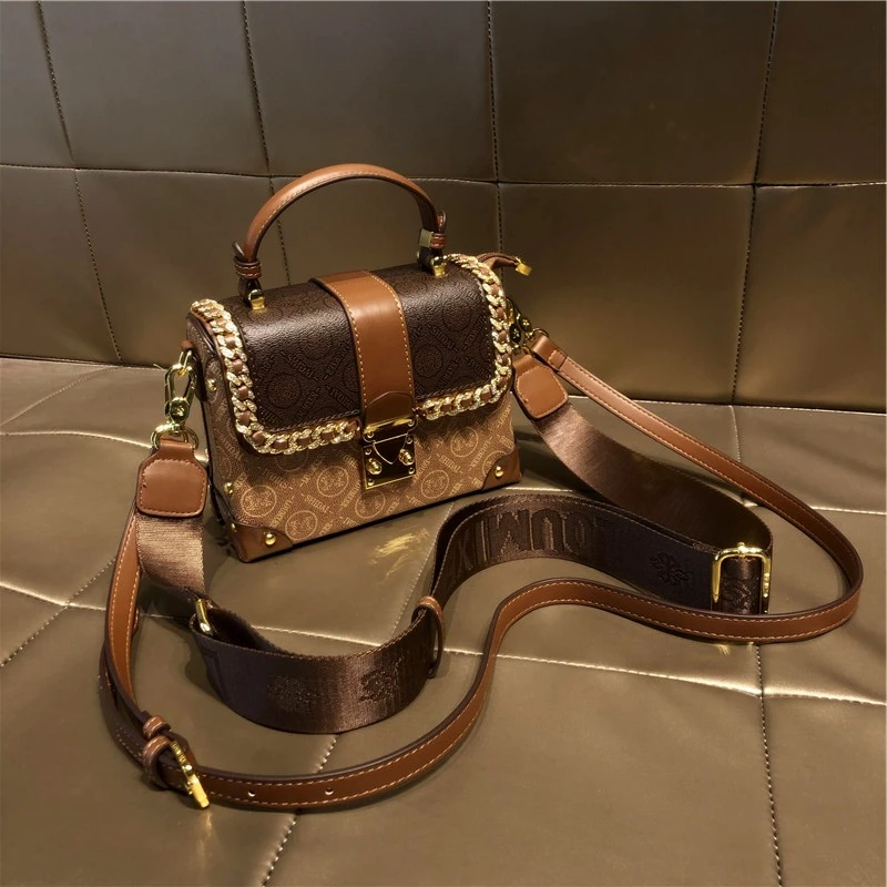 包包女款爆款2025新款网红款百搭便携包高档都市流行款斜挎包女包