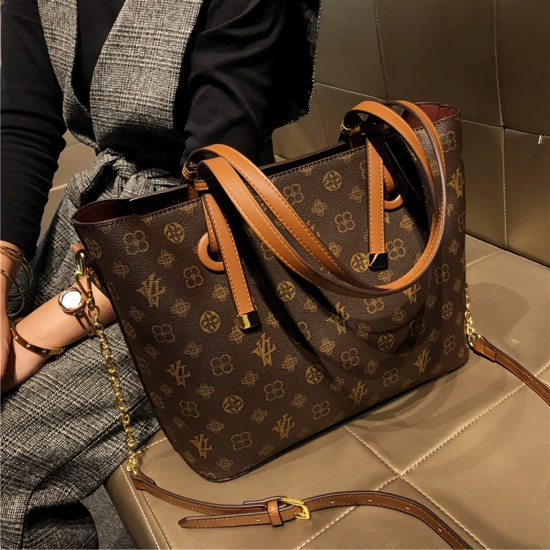 包包女款爆款2025新款大包包女大容量小众轻奢女包通勤单肩托特包