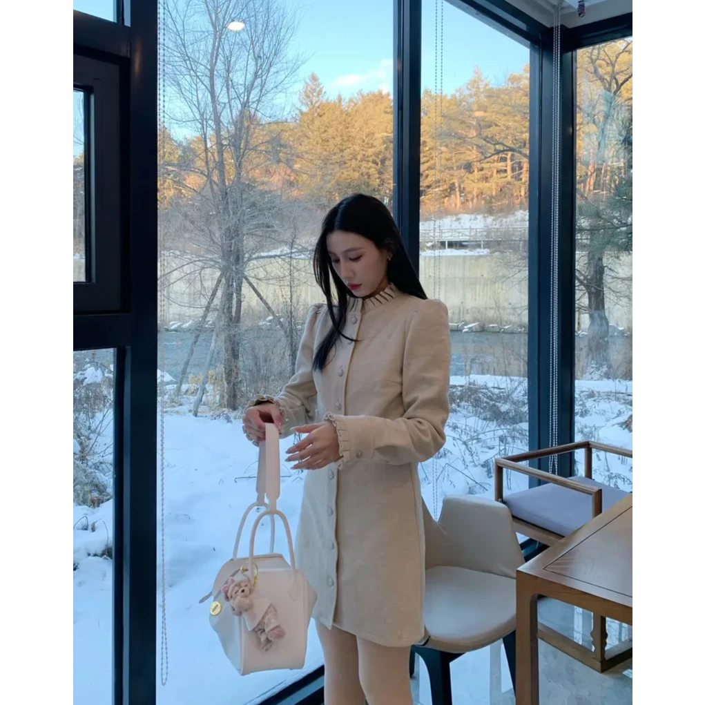 70不是七十【此刻心动】秋冬针织木耳边单排扣长袖连衣裙