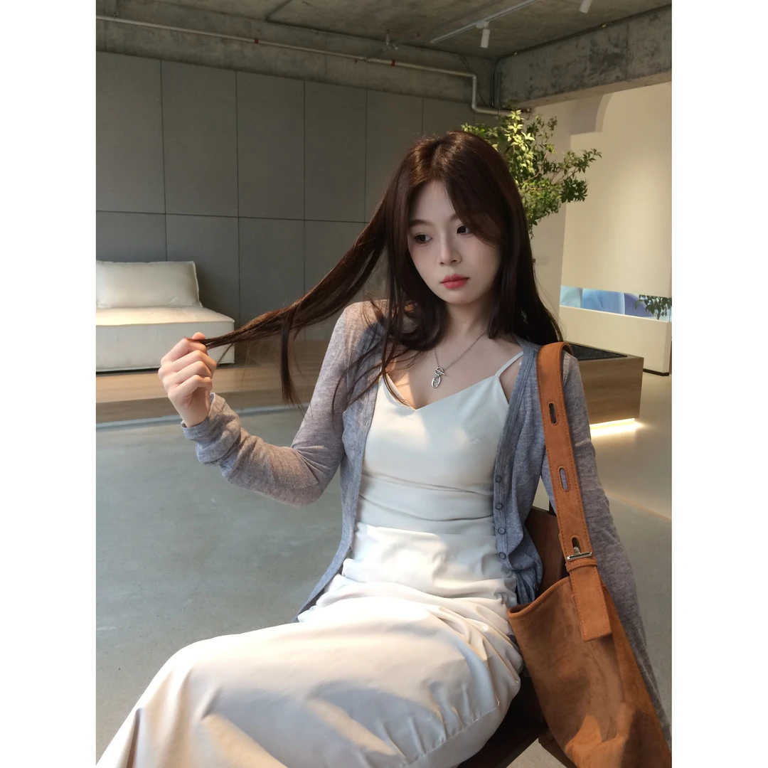 70不是七十【晴岛之风2.0】春夏小众褶皱设计V领吊带长款连衣裙