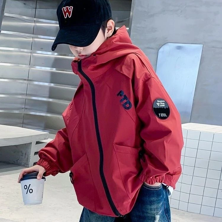 男童冲锋衣外套春秋款新款儿童韩版酷帅上衣中大童时尚洋气风衣潮