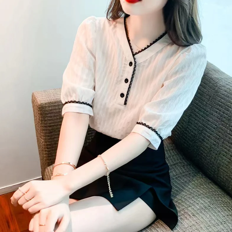 夏季2025高档冰丝洋气清凉显瘦遮肚新款气质小众时尚女款高贵上衣