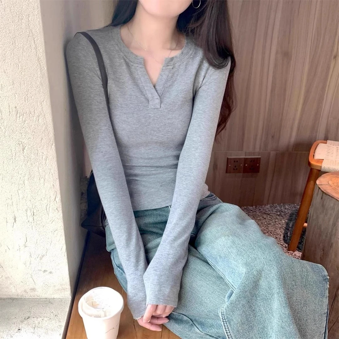 纯欲辣妹性感v领垫肩上衣女秋冬显身材长袖t恤别致绝美打底衫内搭