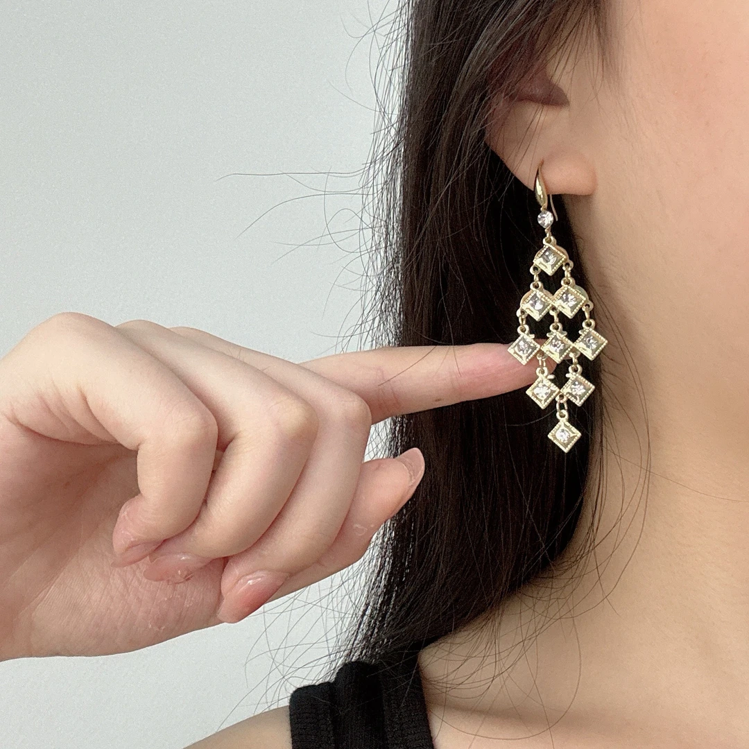 铜合金锆石耳饰 【青霍价最后三天】01-111满钻锆石菱形耳