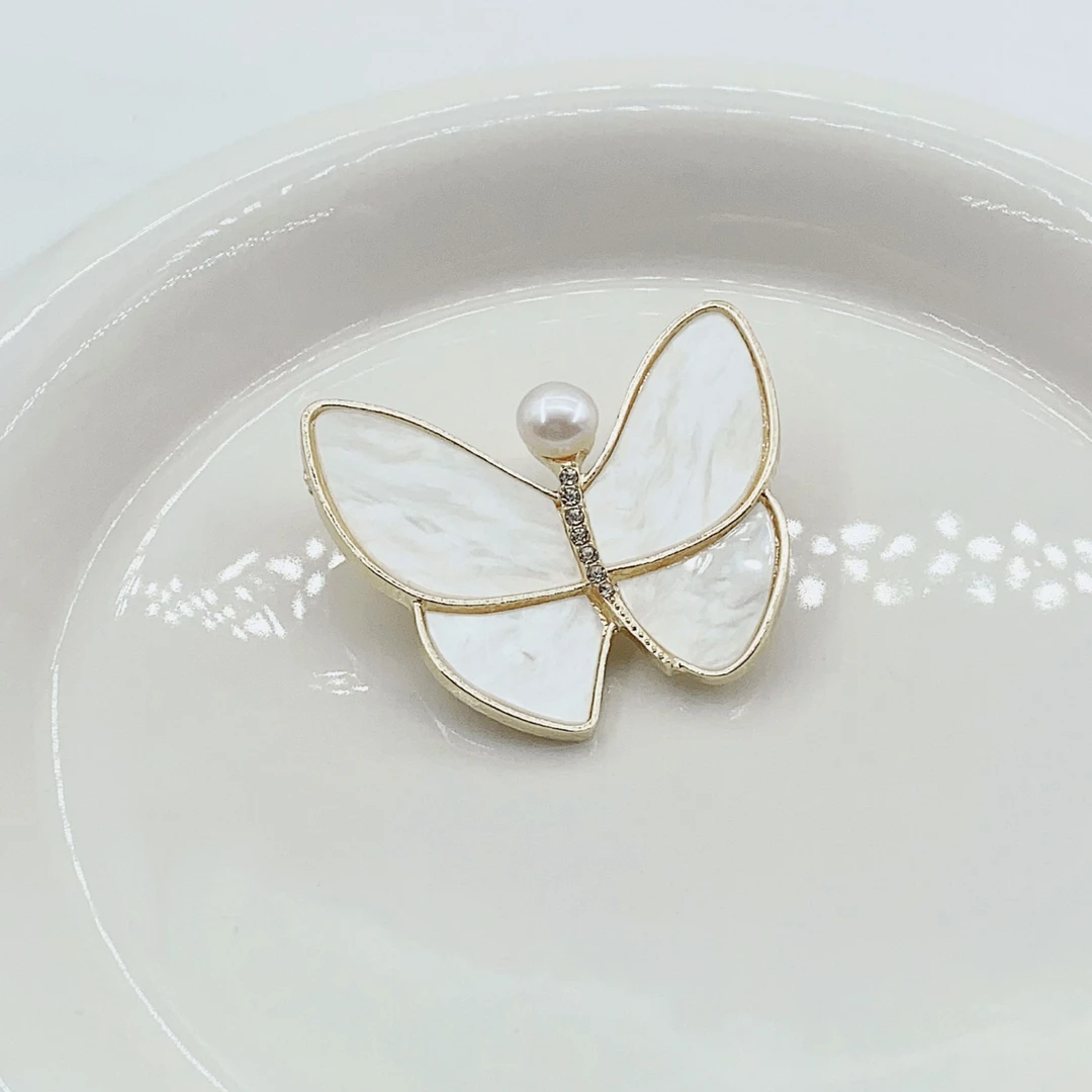 【水水专属】天然无核淡水珍珠胸针蝴蝶镶嵌款式/轻奢时尚百搭