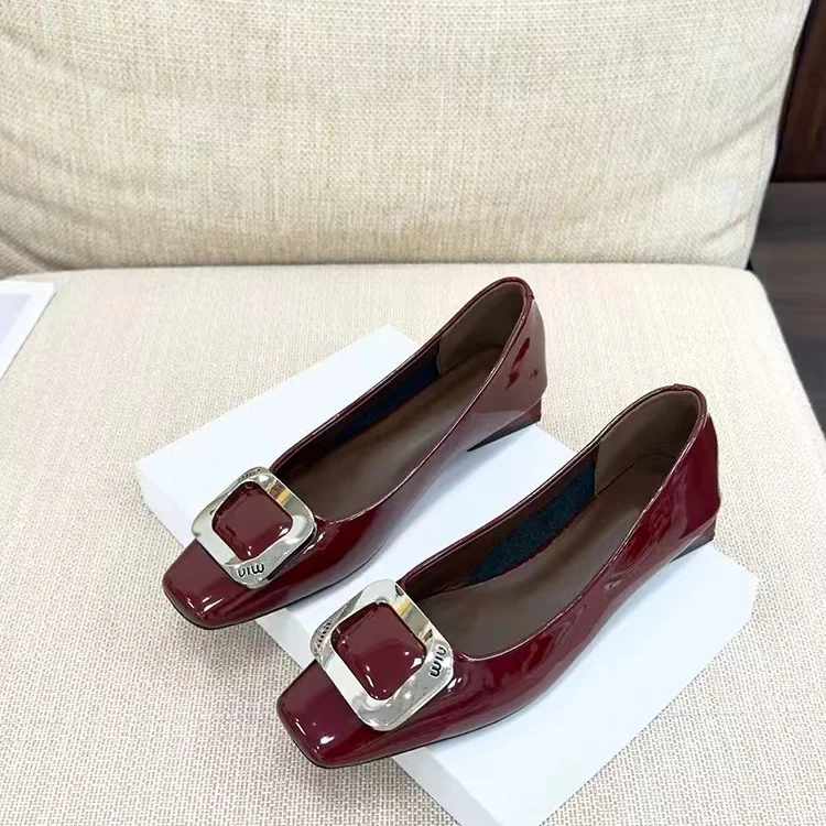 【346】法式金属方扣漆皮秋季新款百搭粗跟方头舒适气质平底鞋881