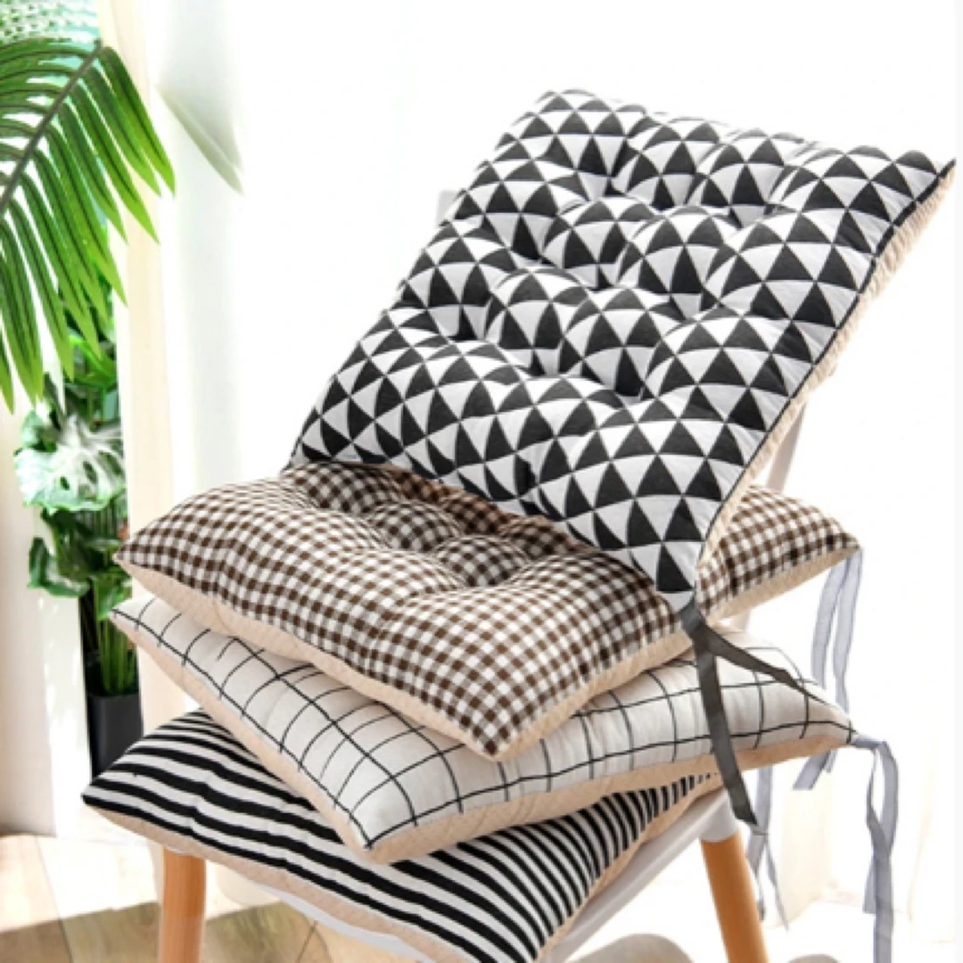 【拍一发二】家居必备加厚坐垫椅垫/办公室电脑椅子垫颜色随机