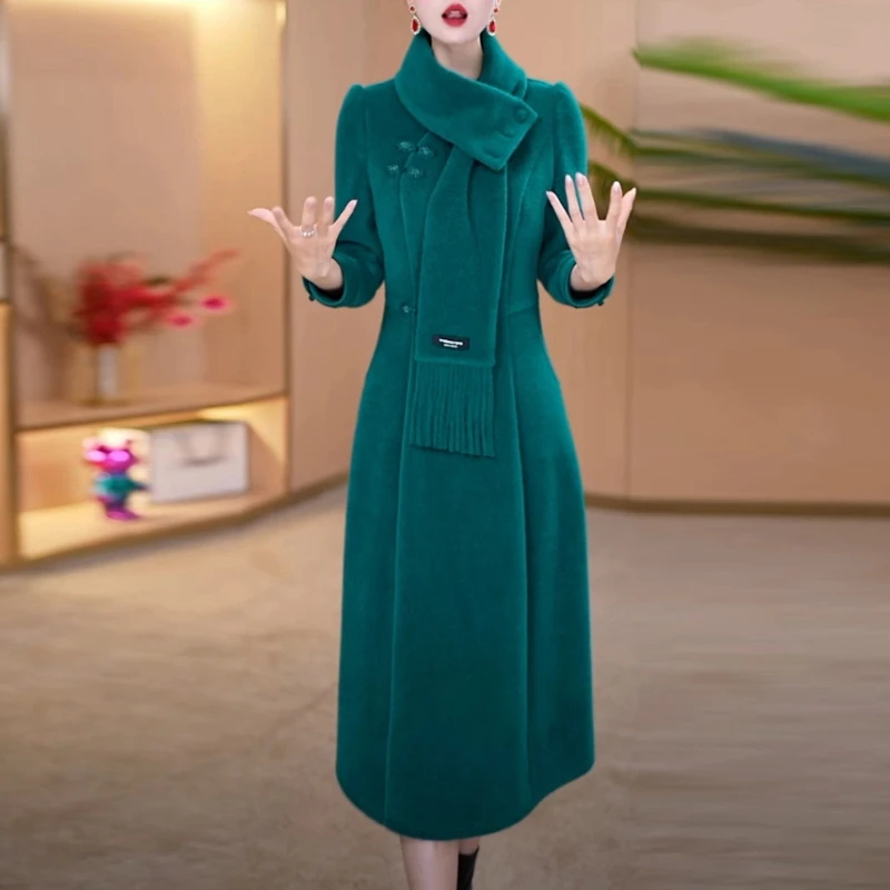 贵妃绒气质高级感女装2024秋冬季新款时尚减龄中国风复古连衣裙子