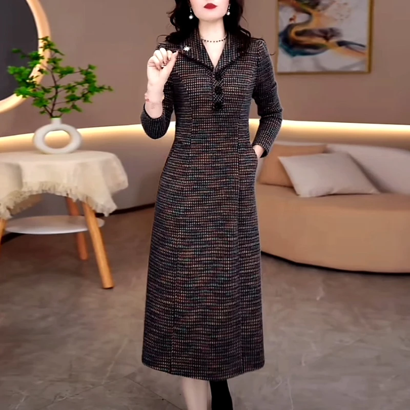 雪花绒气质高级感女装2024秋冬季新款显瘦中长款加厚打底连衣裙子