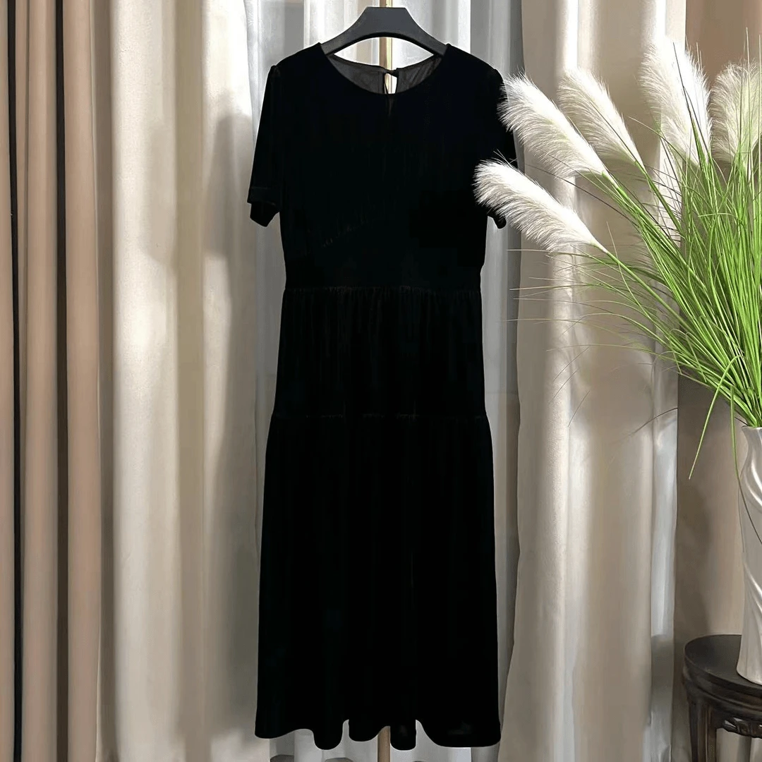 定制丝绒时尚轻奢蛋糕连衣裙