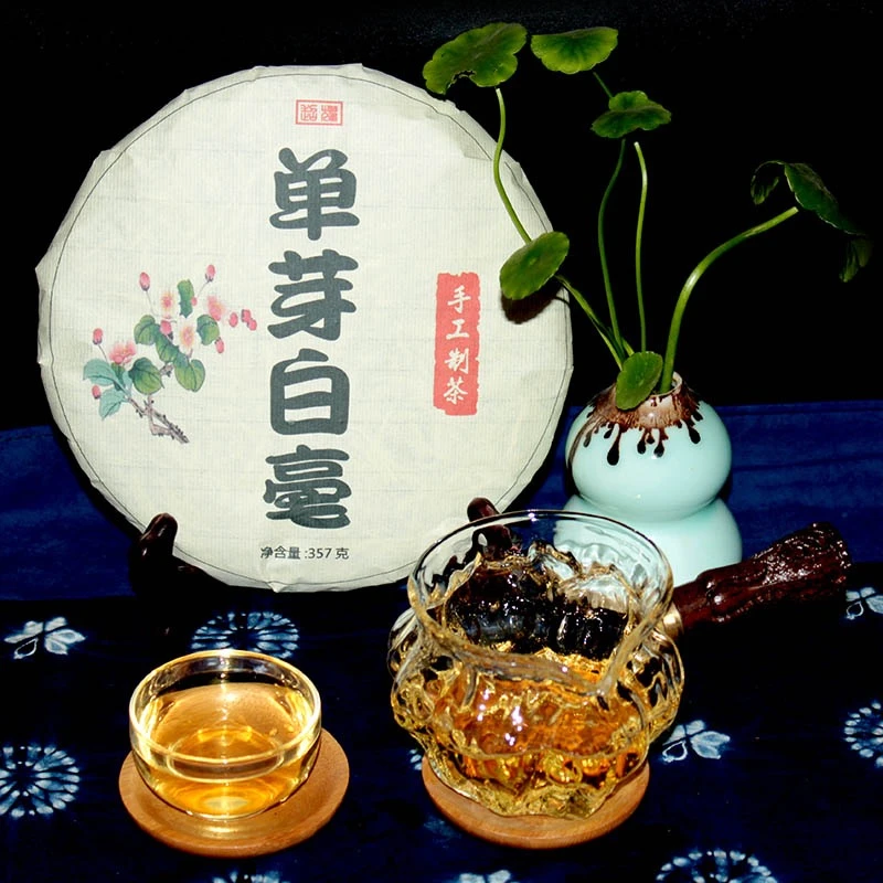 云南白茶 2023年无量山乔木单芽白茶饼 单芽白毫357克