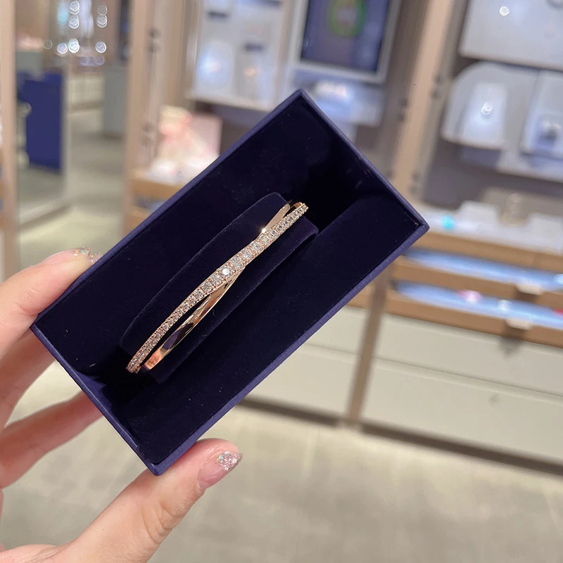 合金塑料手镯 2024新款施家时尚 螺旋交叉手镯女百搭气质网红爆款