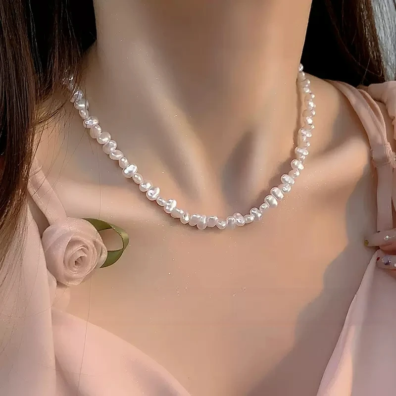 合金项链 轻奢小众珠珠气质坠链女精致高级感法式锁骨链白色简约