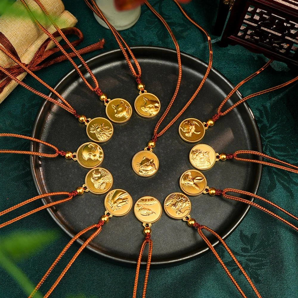 ZOCAI/佐卡伊古法黄金錾刻十二生肖黄金圆盘足金吊坠 C03880